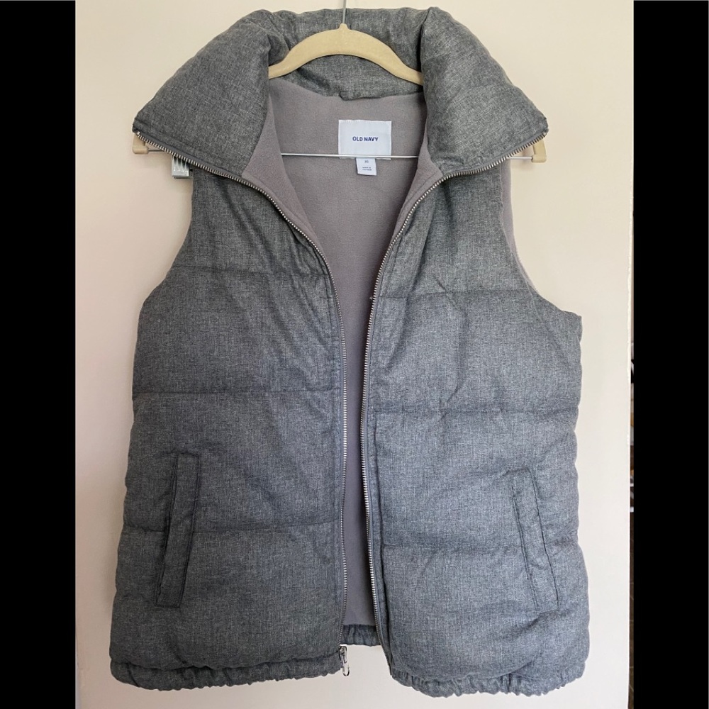 ❌SOLD❌Old Navy Grey Puffy Vest